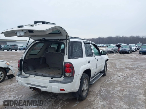 2008 Chevrolet TrailBlazer 3LT with VIN 1GNDT13S182241066, listed as a IAAI auction lot 41547543 with 140,831 mi miles and . Bid and sale history available at DreamBid. Image 4.