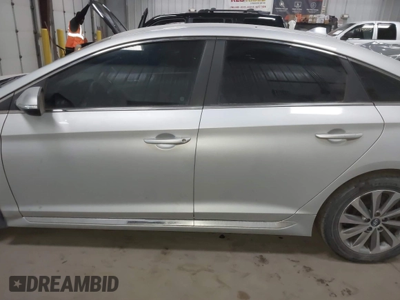2015 Hyundai Sonata Limited with VIN 5NPE34AF4FH165214, listed as a IAAI auction lot 41738497 with 127,132 mi miles and . Bid and sale history available at carsss.com. Image 14.