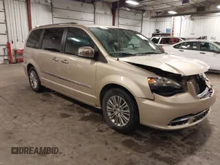 2014 Chrysler Town & Country Touring L с VIN 2C4RC1CG9ER200269, выставлен на аукционе IAAI как лот 42525279 с пробегом 349 248 миль миль и . История ставок и продаж доступна на DreamBid. Изображение 1.