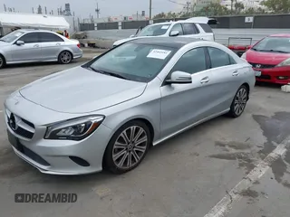 2018 Mercedes-Benz CLA 250 z VIN WDDSJ4EBXJN593951, wystawiony jako IAAI lot #42465181 z przebiegiem 76 114 mil mil oraz . Historia ofert i sprzedaży dostępna na DreamBid. Obrazek 18.