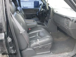 2003 Chevrolet Silverado 1500 LS with VIN 2GCEK19T831156203, listed as a IAAI auction lot 41513601 with 171,586 mi miles. Bid and sale history available at carsss.com. Image 5.