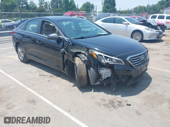 2015 Hyundai Sonata SE z VIN 5NPE24AF0FH205355, wystawiony jako IAAI lot #42419168 z przebiegiem 47 838 mil mil oraz . Historia ofert i sprzedaży dostępna na DreamBid. Obrazek 1.
