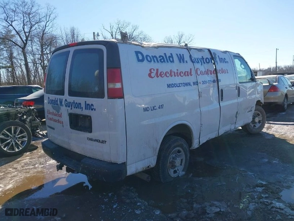 2005 Chevrolet Express Cargo Van with VIN 1GCGG25V151109899, listed as a IAAI auction lot 41287595 with 1 mi miles. Bid and sale history available at carsss.com. Image 4.