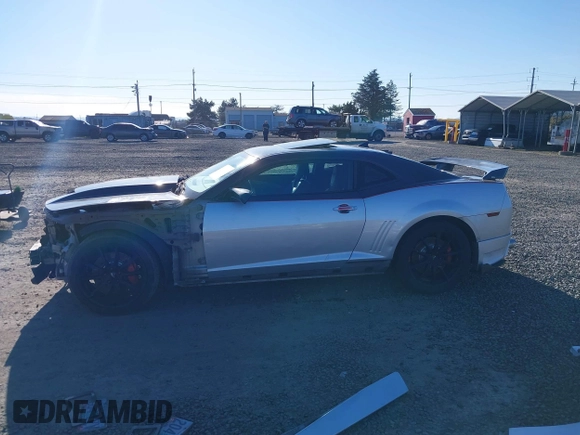 2010 Chevrolet Camaro 2SS z VIN 2G1FK1EJ0A9190524, wystawiony jako IAAI lot #41686103 z przebiegiem 168 031 mil mil oraz . Historia ofert i sprzedaży dostępna na DreamBid. Obrazek 15.