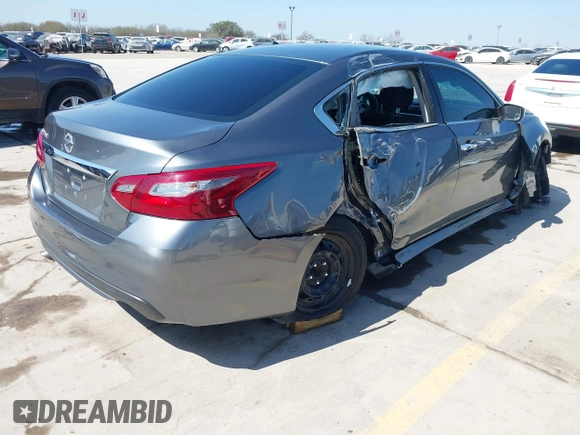 2018 Nissan Altima 2.5 SR with VIN 1N4AL3AP4JC117501, listed as a IAAI auction lot 41691369 with 92,136 mi miles. Bid and sale history available at carsss.com. Image 4.