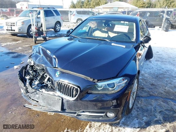 2015 BMW 5 Series 528i xDrive with VIN WBA5A7C58FD628647, listed as a IAAI auction lot 41632228 with 58,654 mi miles. Bid and sale history available at carsss.com. Image 2.