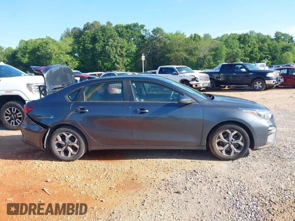 2019 Kia Forte LXS z VIN 3KPF24ADXKE139561, wystawiony jako IAAI lot #42188481 z przebiegiem 119 215 mil mil oraz . Historia ofert i sprzedaży dostępna na DreamBid. Obrazek 13.