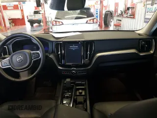 2024 Volvo XC60 Core Dark Theme z VIN YV4L12RK7R1929374, wystawiony jako IAAI lot #42537657 z przebiegiem 48 177 mil mil oraz . Historia ofert i sprzedaży dostępna na DreamBid. Obrazek 16.