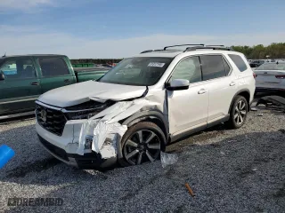 2024 Honda Pilot Touring with VIN 5FNYG1H7XRB017067, listed as a Copart auction lot 51317195 with 12,538 mi miles and Salvage Title. Bid and sale history available at carsss.com. Image 1.
