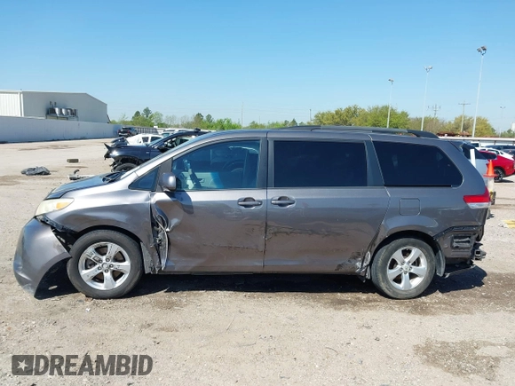 2011 Toyota Sienna LE AAS with VIN 5TDKK3DC0BS103380, listed as a IAAI auction lot 41855259 with 216,022 mi miles. Bid and sale history available at carsss.com. Image 14.