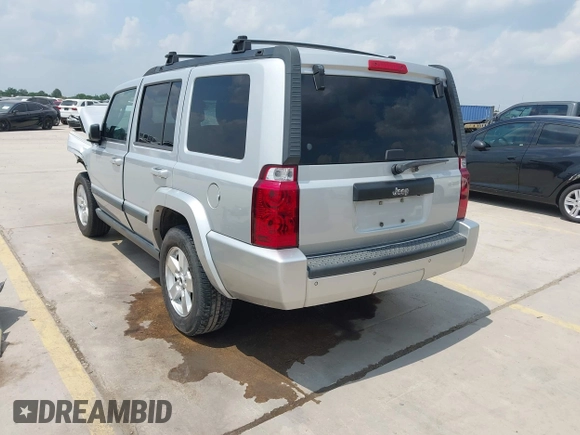 2008 Jeep Commander Sport z VIN 1J8HH48K88C101685, wystawiony jako IAAI lot #42156247 z przebiegiem 119 393 mil mil oraz . Historia ofert i sprzedaży dostępna na DreamBid. Obrazek 3.