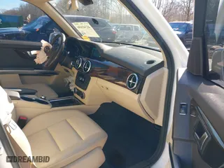 2014 Mercedes-Benz GLK-Class GLK 250 BlueTEC with VIN WDCGG0EB5EG316507, listed as a IAAI auction lot 41341696 with 117,885 mi miles. Bid and sale history available at carsss.com. Image 5.