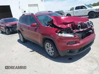 2017 Jeep Cherokee Latitude z VIN 1C4PJLCBXHW661148, wystawiony jako IAAI lot #42146384 z przebiegiem 136 391 mil mil oraz . Historia ofert i sprzedaży dostępna na DreamBid. Obrazek 1.