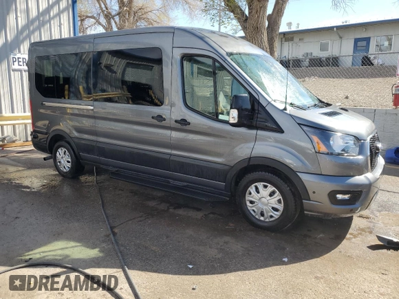 2024 Ford Transit Passenger XL with VIN 1FBAX2C86RKA48847, listed as a Copart auction lot 49549965 with 25,803 mi miles and Clean Title. Bid and sale history available at carsss.com. Image 4.