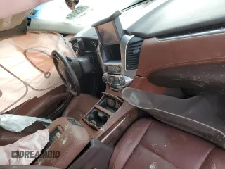 2019 Chevrolet Suburban Premier with VIN 1GNSKJKC6KR336564, listed as a Copart auction lot 84192464 with 44,581 mi miles and Salvage Title. Bid and sale history available at DreamBid. Image 8.