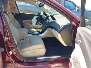 2016 Acura TLX V6 z VIN 19UUB2F32GA008292, wystawiony jako IAAI lot #41730684 z przebiegiem 79 127 mil mil oraz . Historia ofert i sprzedaży dostępna na DreamBid. Obrazek 5.