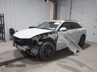2021 Audi Q8 Premium Plus z VIN WA1EVAF12MD003942, wystawiony jako IAAI lot #41369581 z przebiegiem 39 792 mil mil oraz . Historia ofert i sprzedaży dostępna na DreamBid. Obrazek 20.