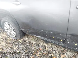2020 Chevrolet Traverse LS z VIN 1GNERFKW3LJ310374, wystawiony jako IAAI lot #41320911 z przebiegiem 35 551 mil mil oraz . Historia ofert i sprzedaży dostępna na DreamBid. Obrazek 17.