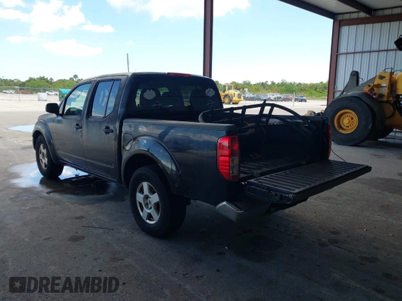 2007 Nissan Frontier SE z VIN 1N6AD07U77C441003, wystawiony jako IAAI lot #42264523 z przebiegiem 423 457 mil mil oraz . Historia ofert i sprzedaży dostępna na DreamBid. Obrazek 3.