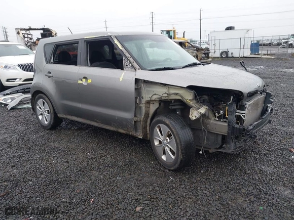 2016 Kia Soul with VIN KNDJN2A21G7242900, listed as a IAAI auction lot 41082800 with 122,160 mi miles. Bid and sale history available at carsss.com. Image 1.