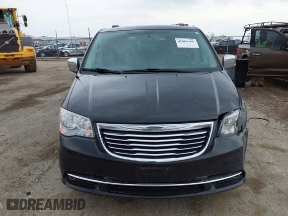 2014 Chrysler Town & Country Touring-L with VIN 2C4RC1CG6ER176156, listed as a IAAI auction lot 42008100 with 139,519 mi miles. Bid and sale history available at carsss.com. Image 12.