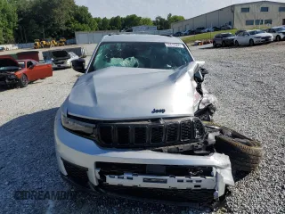 2022 Jeep Grand Cherokee Altitude z VIN 1C4RJJAG6N8548647, wystawiony jako Copart lot #55515905 z przebiegiem 62 225 mil mil oraz Szkoda całkowita • Salvage title. Historia ofert i sprzedaży dostępna na DreamBid. Obrazek 5.