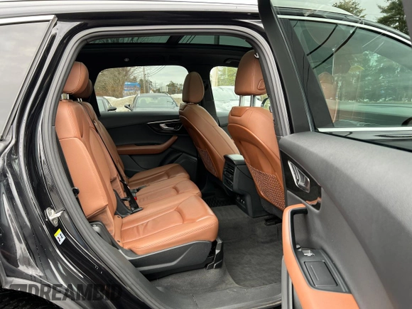 2020 Audi Q7 Premium z VIN WA1AXAF70LD003658, wystawiony jako Copart lot #48668495 z przebiegiem 88 618 mil mil oraz Czysty tytuł • Clean title. Historia ofert i sprzedaży dostępna na DreamBid. Obrazek 6.