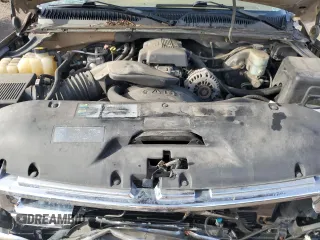 2000 Chevrolet Suburban LS with VIN 3GNFK16T3YG200221, listed as a Copart auction lot 87088044 with 163,716 mi miles and Salvage title. Bid and sale history available at DreamBid. Image 13.