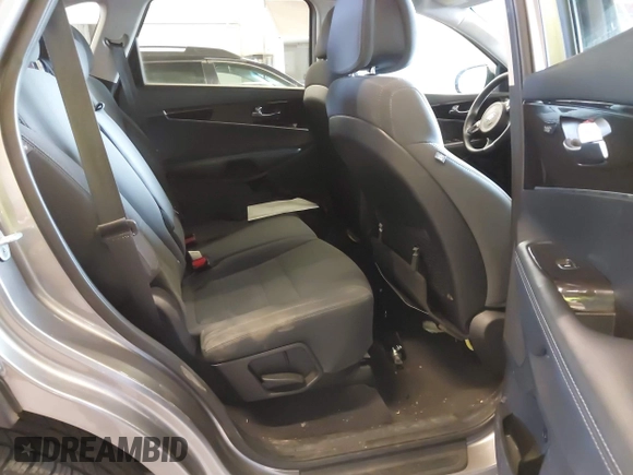 2017 Kia Sorento LX with VIN 5XYPGDA57HG199307, listed as a IAAI auction lot 41967654 with 88,112 mi miles and . Bid and sale history available at carsss.com. Image 8.