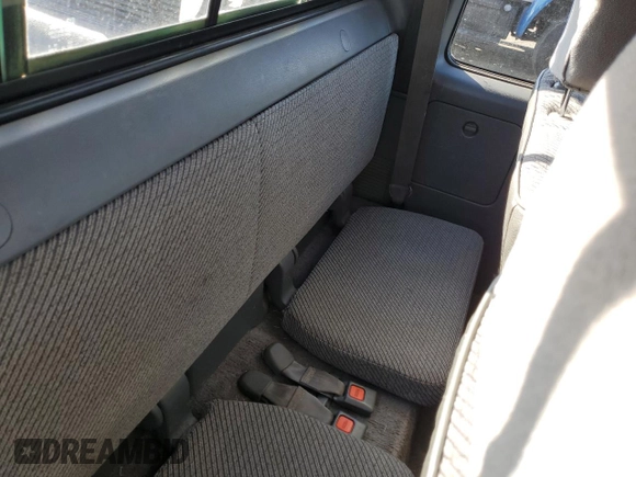 1993 Toyota Pickup DLX с VIN 4TAVN13D3PZ126673, выставлен на аукционе Copart как лот 72375914 с пробегом 197 409 миль миль и Списание • Salvage title. История ставок и продаж доступна на DreamBid. Изображение 10.