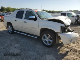 2013 Chevrolet Avalanche LTZ with VIN 3GNTKGE73DG326664, listed as a Copart auction lot 52415375 with 167,904 mi miles and Clean Title. Bid and sale history available at carsss.com. Image 4.