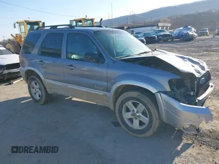 2007 Ford Escape Hybrid with VIN 1FMCU59H07KC05805, listed as a IAAI auction lot 41754874 with 230,265 mi miles. Bid and sale history available at carsss.com. Image 1.