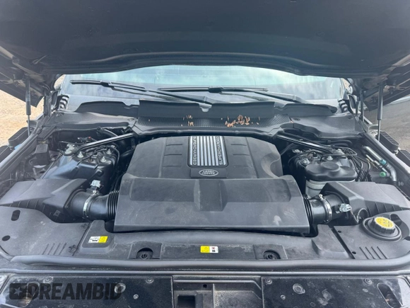 2018 Land Rover Range Rover with VIN SALGS2RE9JA390684, listed as a Copart auction lot 57118715 with 39,474 mi miles and Clean title. Bid and sale history available at DreamBid. Image 6.