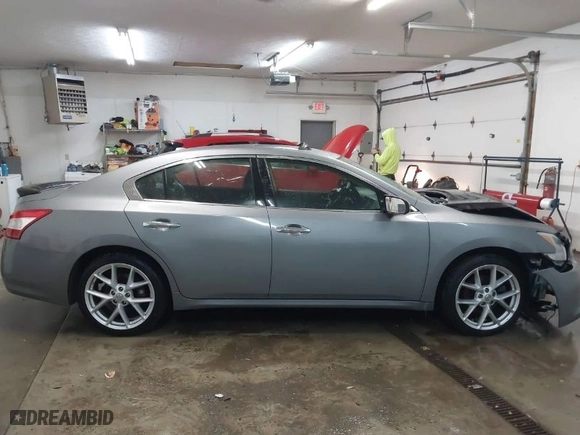 2009 Nissan Maxima 3.5 SV w/Premium Pkg with VIN 1N4AA51E29C826939, listed as a IAAI auction lot 41606987 with 258,885 mi miles. Bid and sale history available at carsss.com. Image 13.