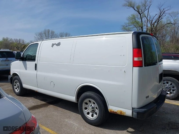 2012 Chevrolet Express Cargo Van with VIN 1GCSGAFX2C1129564, listed as a IAAI auction lot 41926325 with 257,259 mi miles. Bid and sale history available at carsss.com. Image 14.
