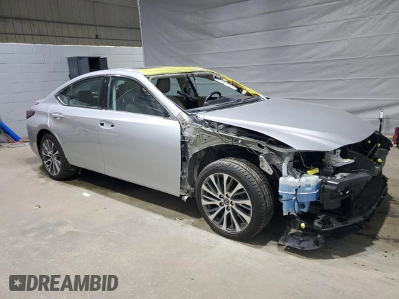 2021 Lexus ES 250 with VIN 58AD11D13MU005655, listed as a Copart auction lot 52137355 with 32,107 mi miles and Salvage title. Bid and sale history available at DreamBid. Image 4.