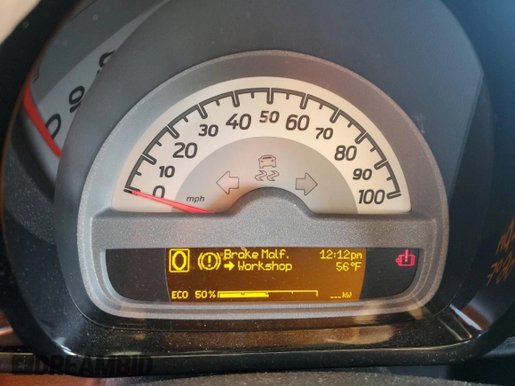 2013 Smart fortwo Passion z VIN WMEEJ9AA6DK725631, wystawiony jako Copart lot #85617364 z przebiegiem Nie podano mil oraz Tytuł czysty. Historia ofert i sprzedaży dostępna na DreamBid. Obrazek 9.