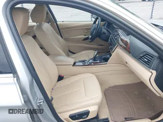 2013 BMW 3 Series 328i xDrive с VIN WBA3B3C57DF530191, выставлен на аукционе IAAI как лот 42517863 с пробегом 71 410 миль миль и . История ставок и продаж доступна на DreamBid. Изображение 5.