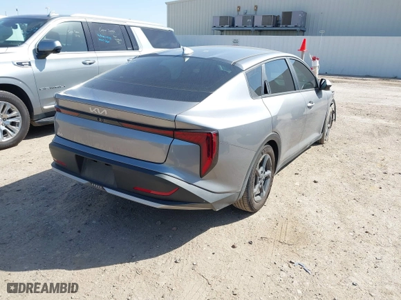 2025 Kia K4 LXS with VIN 3KPFT4DE6SE015837, listed as a IAAI auction lot 41817178 with 6,286 mi miles. Bid and sale history available at carsss.com. Image 4.