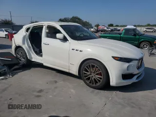 2019 Maserati Levante GranLusso z VIN ZN661XUL3KX325268, wystawiony jako Copart lot #66914384 z przebiegiem 16 944 mil mil oraz Czysty tytuł • Clean title. Historia ofert i sprzedaży dostępna na DreamBid. Obrazek 4.