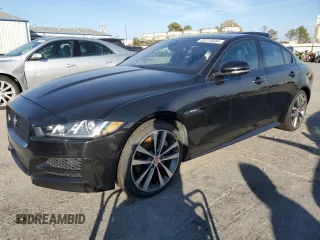 2017 Jaguar XE 35t R-Sport z VIN SAJAL4BV1HA947227, wystawiony jako Copart lot #82314544 z przebiegiem 88 323 mil mil oraz Czysty tytuł • Clean title. Historia ofert i sprzedaży dostępna na DreamBid. Obrazek 1.