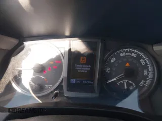 2019 Toyota Tacoma SR z VIN 5TFCZ5AN9KX199814, wystawiony jako IAAI lot #41841821 z przebiegiem 69 276 mil mil oraz . Historia ofert i sprzedaży dostępna na DreamBid. Obrazek 7.