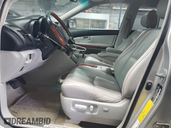 2005 Lexus RX 330 z VIN JTJHA31U550083450, wystawiony jako Copart lot #59776775 z przebiegiem 153 848 mil mil oraz Czysty tytuł • Clean title. Historia ofert i sprzedaży dostępna na DreamBid. Obrazek 7.