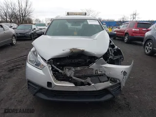 2019 Nissan Kicks S with VIN 3N1CP5CU9KL515401, listed as a IAAI auction lot 41010268 with 69,795 mi miles. Bid and sale history available at carsss.com. Image 13.