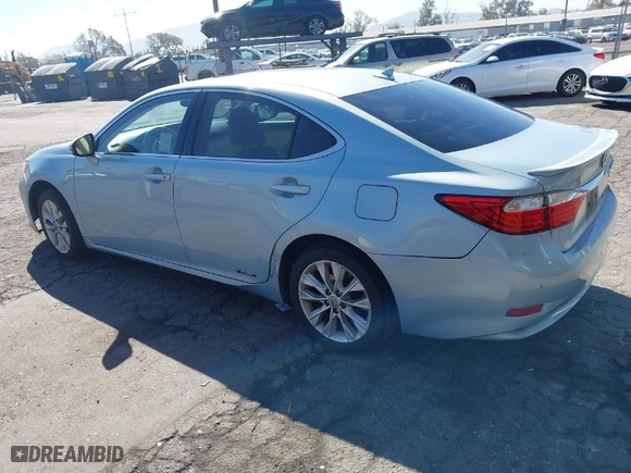 2013 Lexus ES 300h Hybrid with VIN JTHBW1GG2D2016970, listed as a IAAI auction lot 41866909 with NaN miles. Bid and sale history available at carsss.com. Image 3.