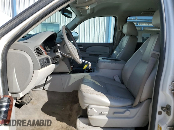 2014 Chevrolet Suburban LT with VIN 1GNSCJE0XER208959, listed as a Copart auction lot 48493865 with 226,379 mi miles and Salvage Title. Bid and sale history available at carsss.com. Image 7.