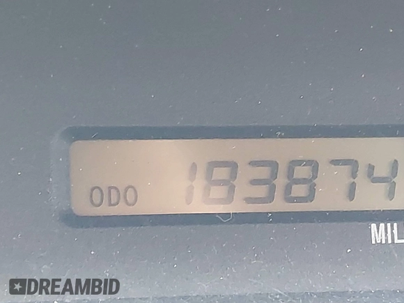 2001 Toyota Avalon XL with VIN 4T1BF28B91U164331, listed as a IAAI auction lot 41101647 with 183,874 mi miles and . Bid and sale history available at DreamBid. Image 12.