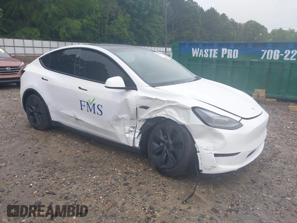 2024 Tesla Model Y with VIN 7SAYGDED9RA331840, listed as a IAAI auction lot 42350926 with 13,818 mi miles and . Bid and sale history available at DreamBid. Image 1.