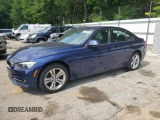 2016 BMW 3 Series 328i xDrive z VIN WBA8E3C59GK501557, wystawiony jako Copart lot #59100665 z przebiegiem 141 162 mil mil oraz Czysty tytuł • Clean title. Historia ofert i sprzedaży dostępna na DreamBid. Obrazek 1.