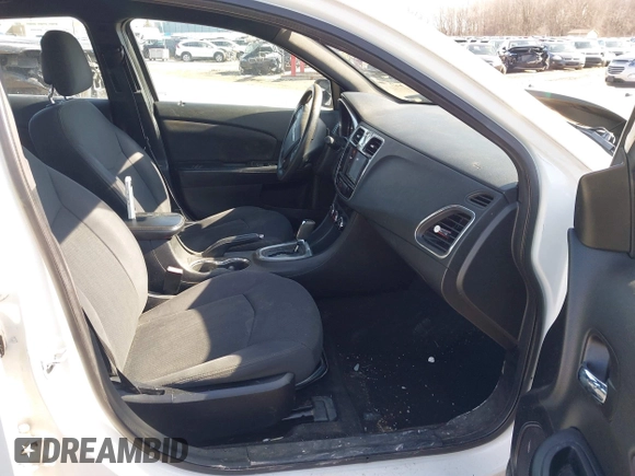 2013 Chrysler 200 LX with VIN 1C3CCBAB1DN640487, listed as a IAAI auction lot 41772952 with 173,109 mi miles. Bid and sale history available at carsss.com. Image 5.